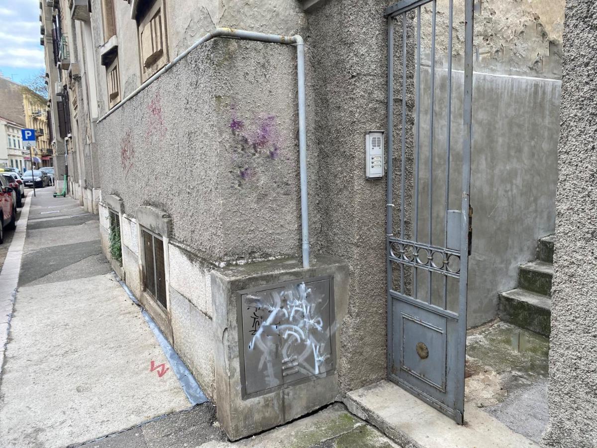Apartman Tia Rijeka Buitenkant foto
